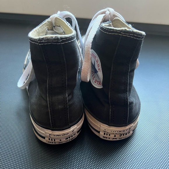 Black high top converses size 4. - Picture 4 of 5